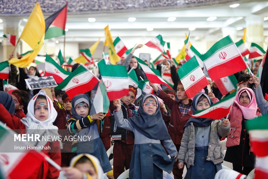 همایش بزرگ سروهای کوچک