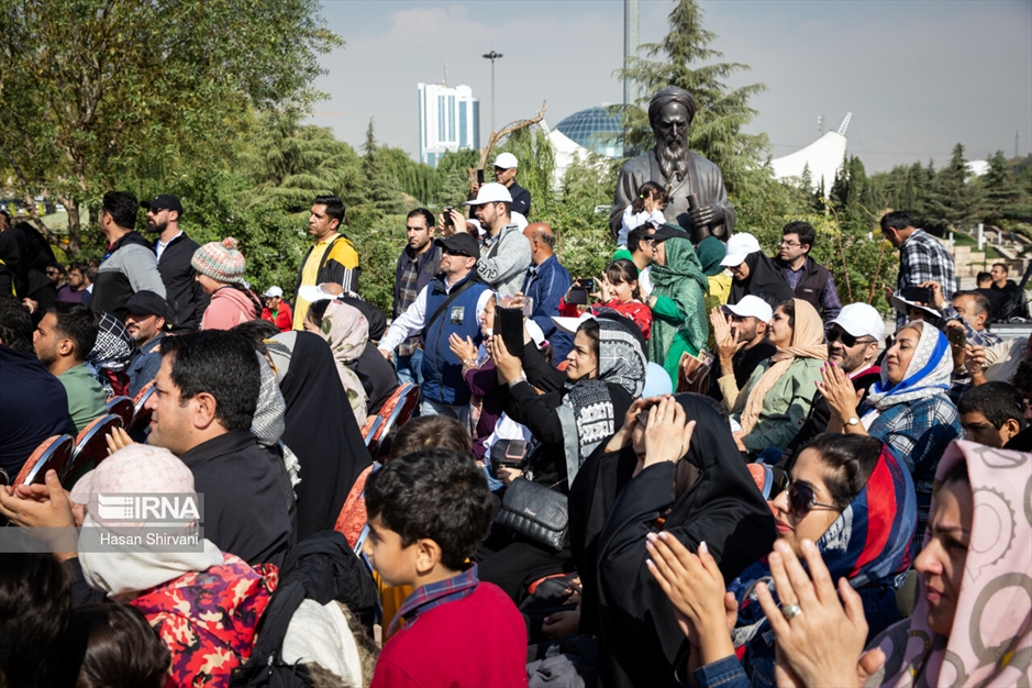  پیاده روی خانوادگی