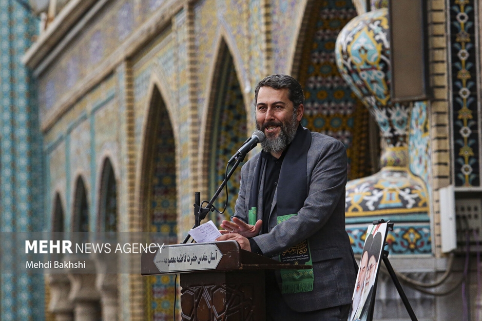 برافراشتن پرچم عزا بر فراز گنبد کریمه اهل بیت سلام‌الله‌علیها 