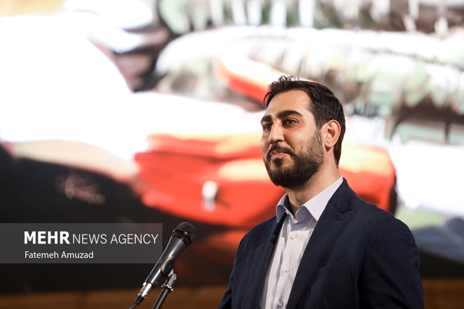 رونمایی مستند غیر رسمی