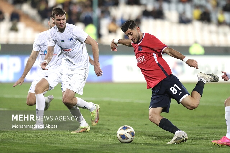 دیدار تیم های فوتبال نساجی مازندران و نوبهار ازبکستان