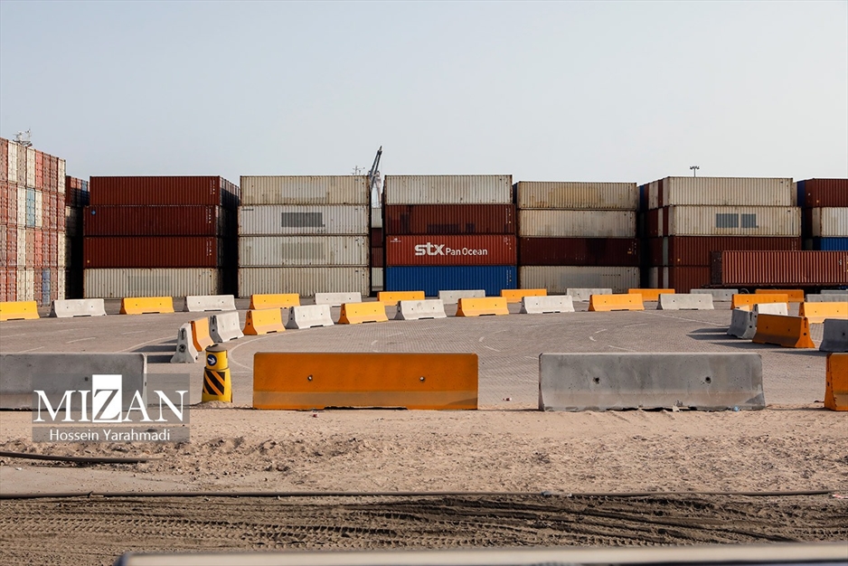 بازدید اصحاب رسانه از بندر شهید رجایی