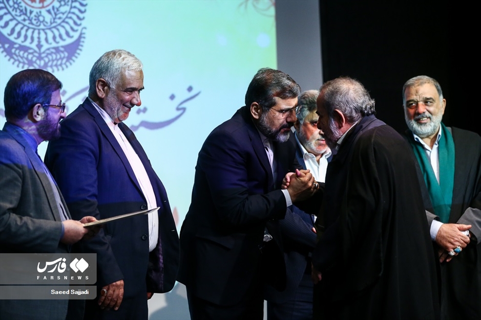 نخستین جایزه کتاب مداحان مؤلف