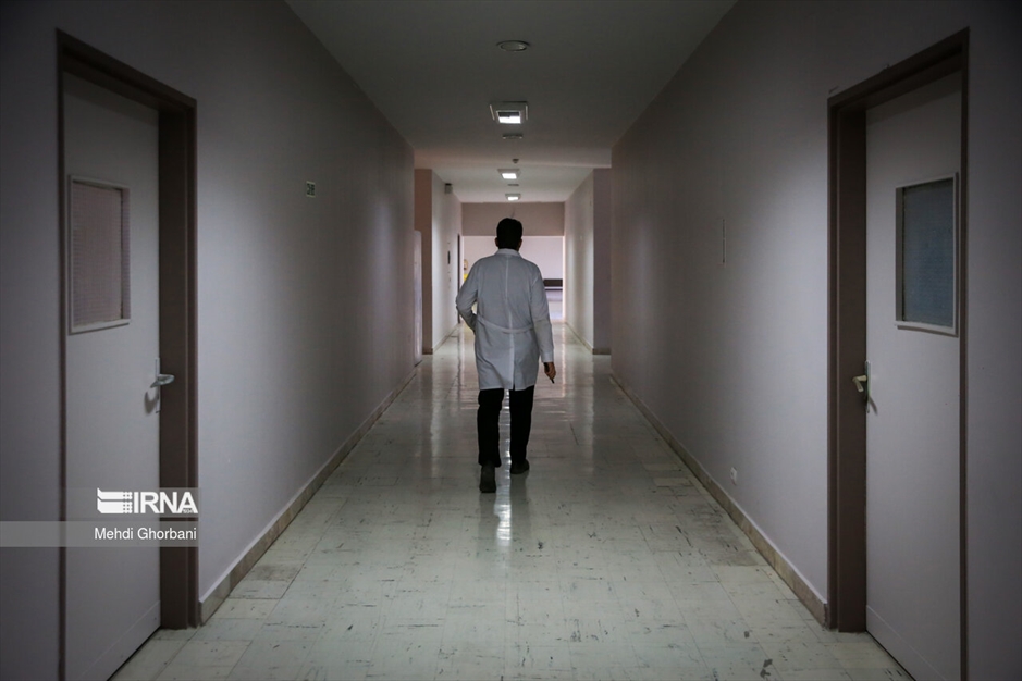 لباس سپید ایثار