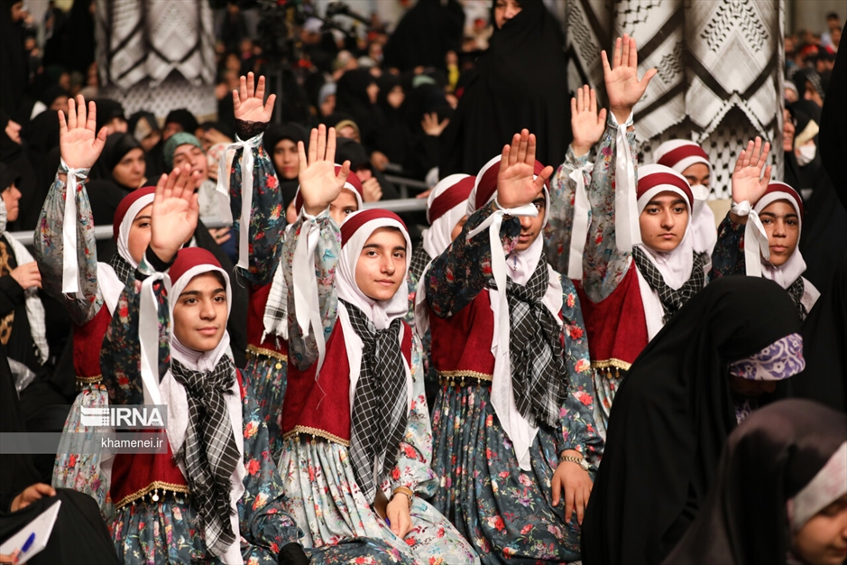 دیدار دانش‌آموزان و دانشجویان با رهبر انقلاب