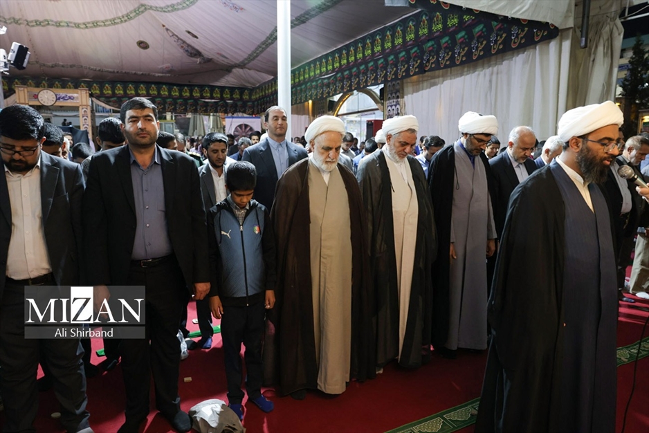 حضور رئیس قوه قضاییه در گلزار شهدای کرمان