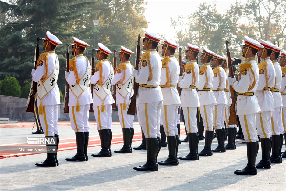 استقبال رسمی از نخست وزیر عراق