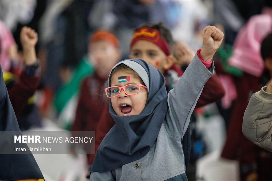 همایش بزرگ سروهای کوچک