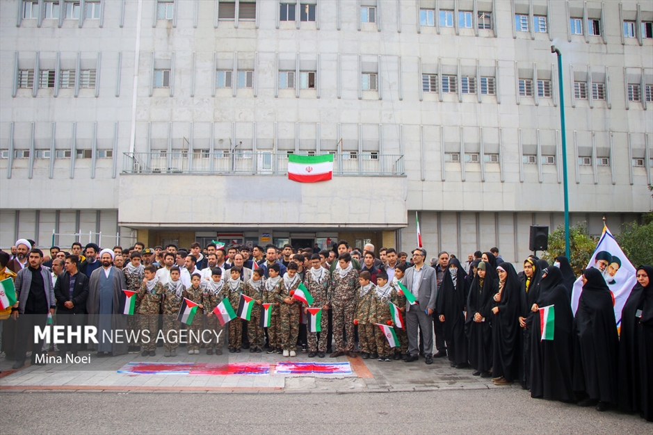 زنجیره انسانی کودکان تبریزی در حمایت از کودکان غزه