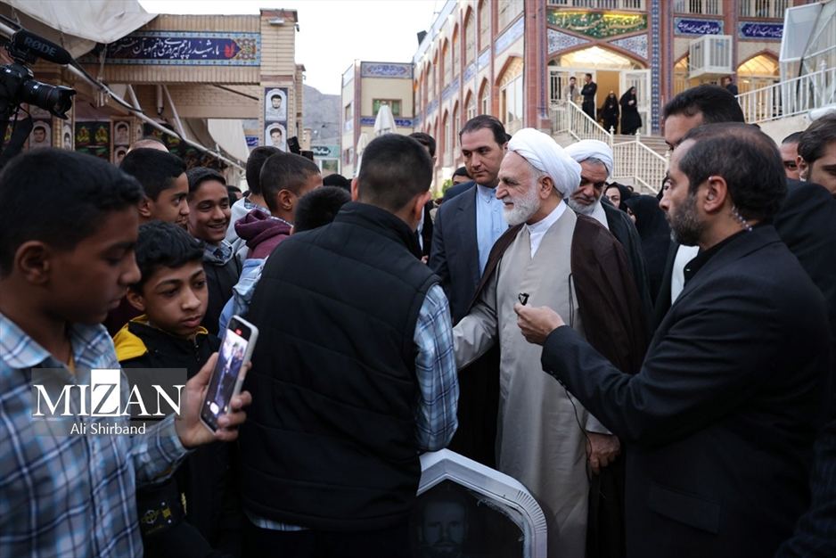 حضور رئیس قوه قضاییه در گلزار شهدای کرمان