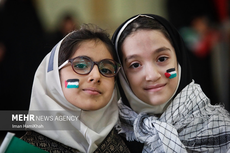 همایش بزرگ سروهای کوچک