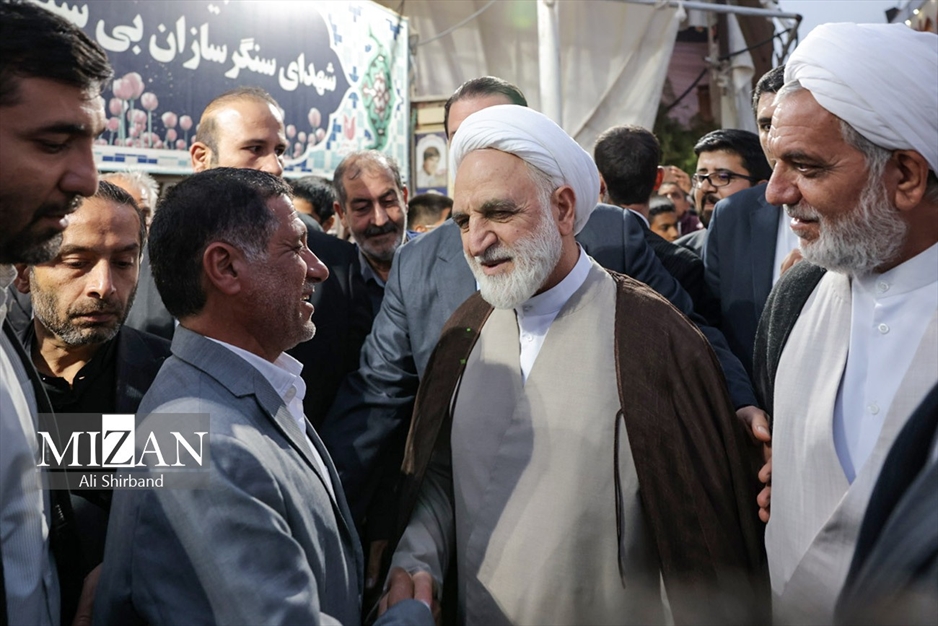 حضور رئیس قوه قضاییه در گلزار شهدای کرمان