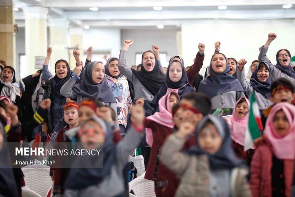 همایش بزرگ سروهای کوچک