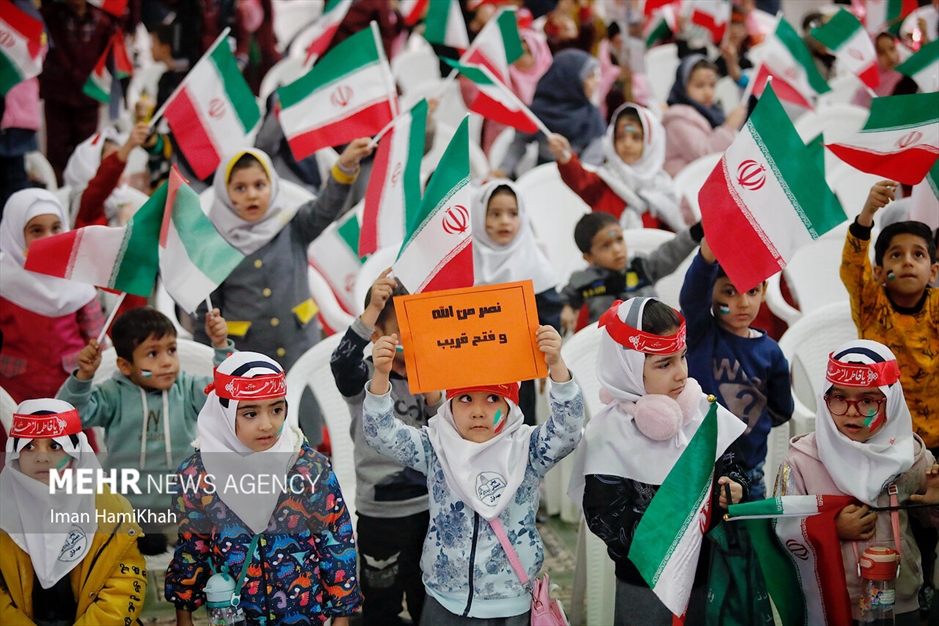 همایش بزرگ سروهای کوچک