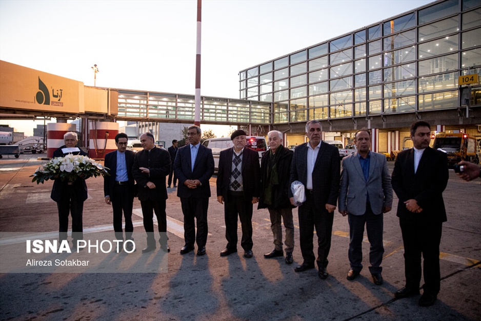 بازگشت پیکر محمدعلی اسلامی ندوشن به ایران