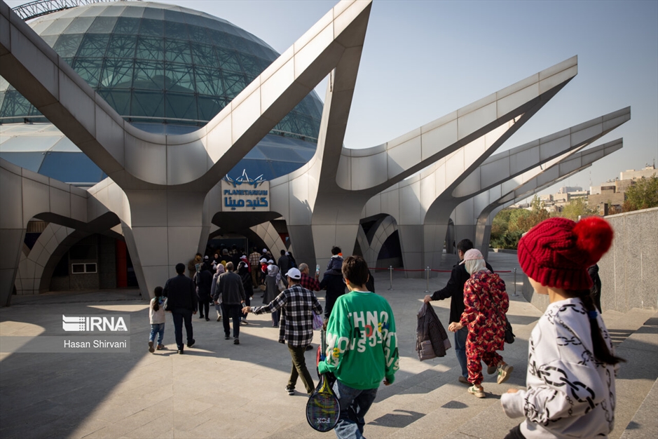  پیاده روی خانوادگی