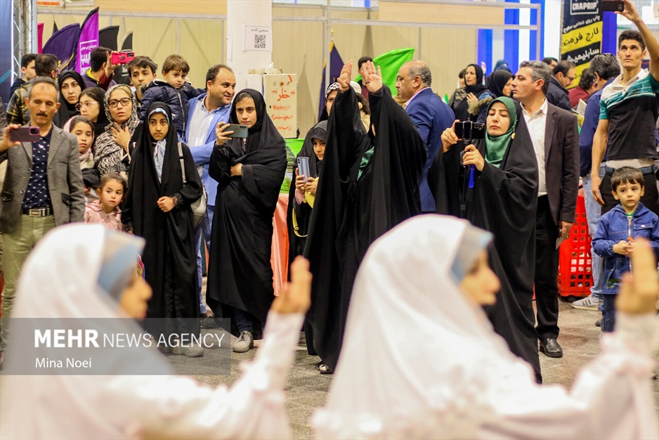 گشتی در نمایشگاه کتاب تبریز