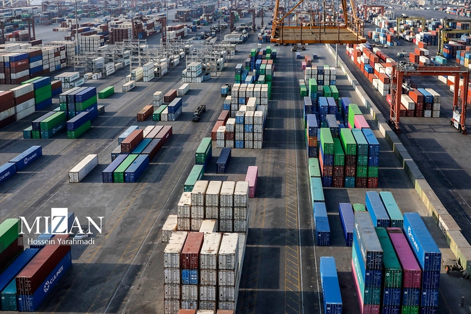 بازدید اصحاب رسانه از بندر شهید رجایی