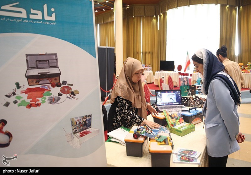 افتتاحیه بازارچه خیریه انجمن دیپلماتیک بانوان