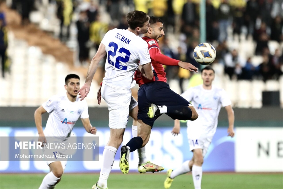 دیدار تیم های فوتبال نساجی مازندران و نوبهار ازبکستان