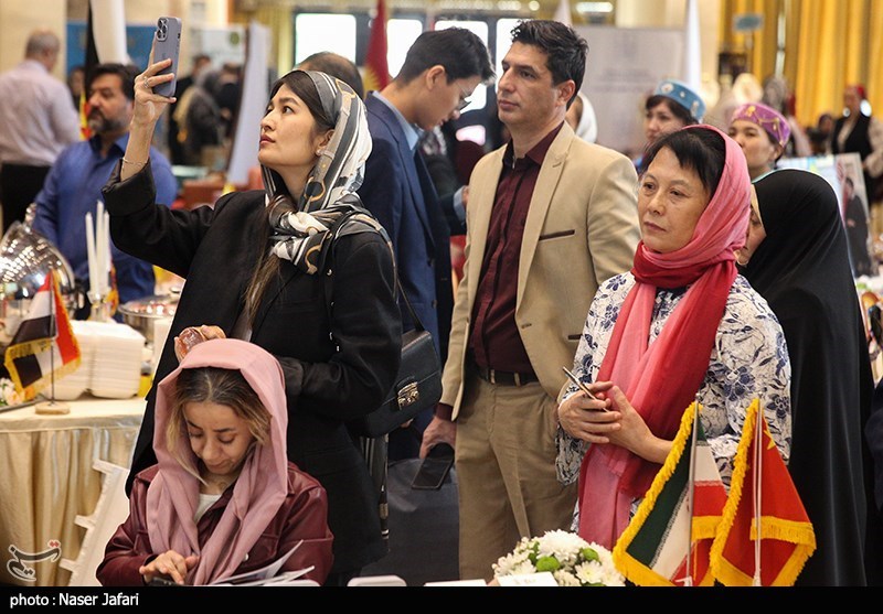 افتتاحیه بازارچه خیریه انجمن دیپلماتیک بانوان