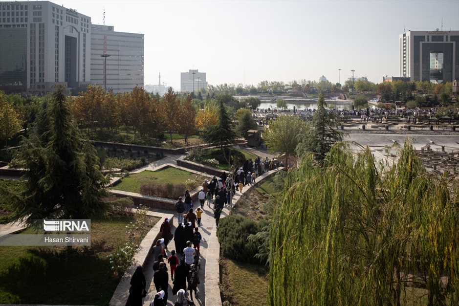  پیاده روی خانوادگی