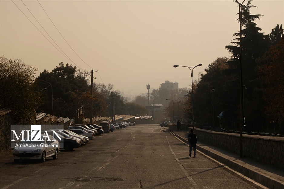 تهران غرق مه دود