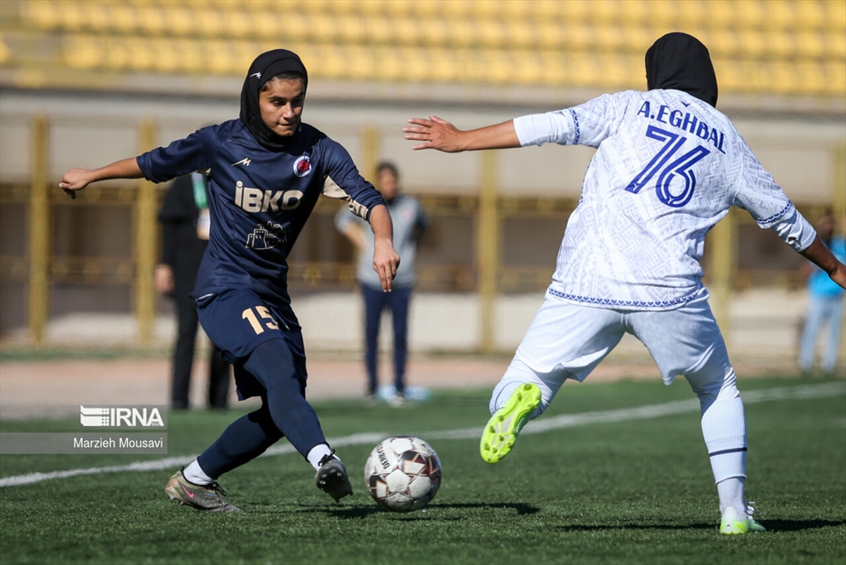 لیگ برتر فوتبال- خاتون بم و شهرداری سیرجان
