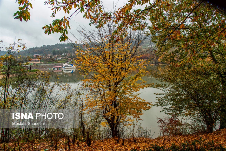 طبیعت پاییزی دریاچه سد برنجستانک سوادکوه