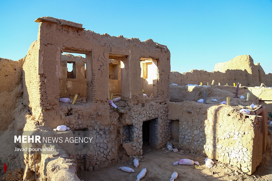 یادمان بزرگ فاطمی «یاس کبود»