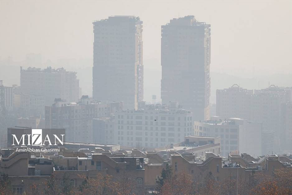 تهران غرق مه دود