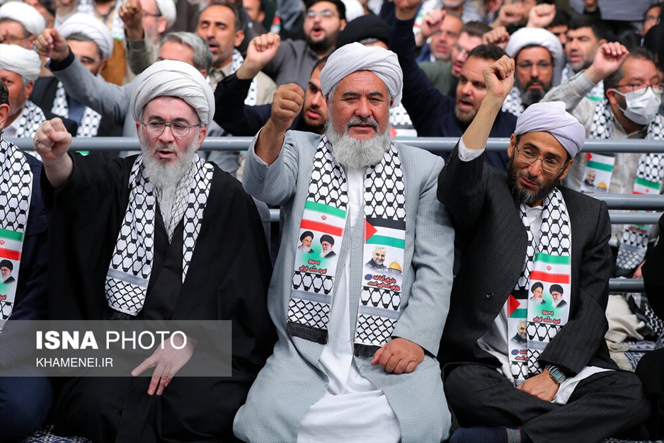 دیدار هزاران نفر از بسیجیان با رهبر معظم انقلاب