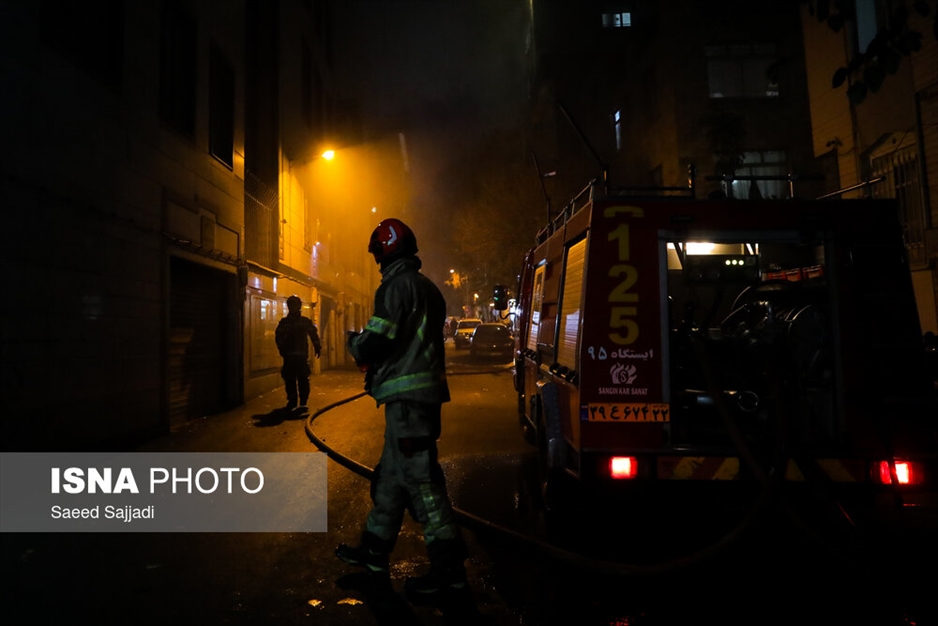 آتش‌سوزی انبار لوازم یکبار مصرف در منیریه