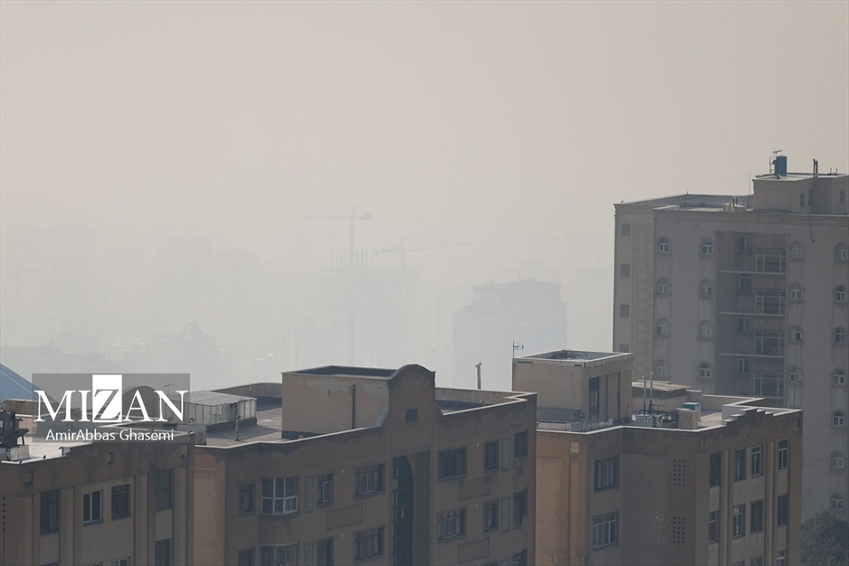 تهران غرق مه دود