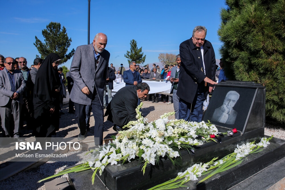 خاکسپاری محمدعلی اسلامی ندوشن در نیشابور