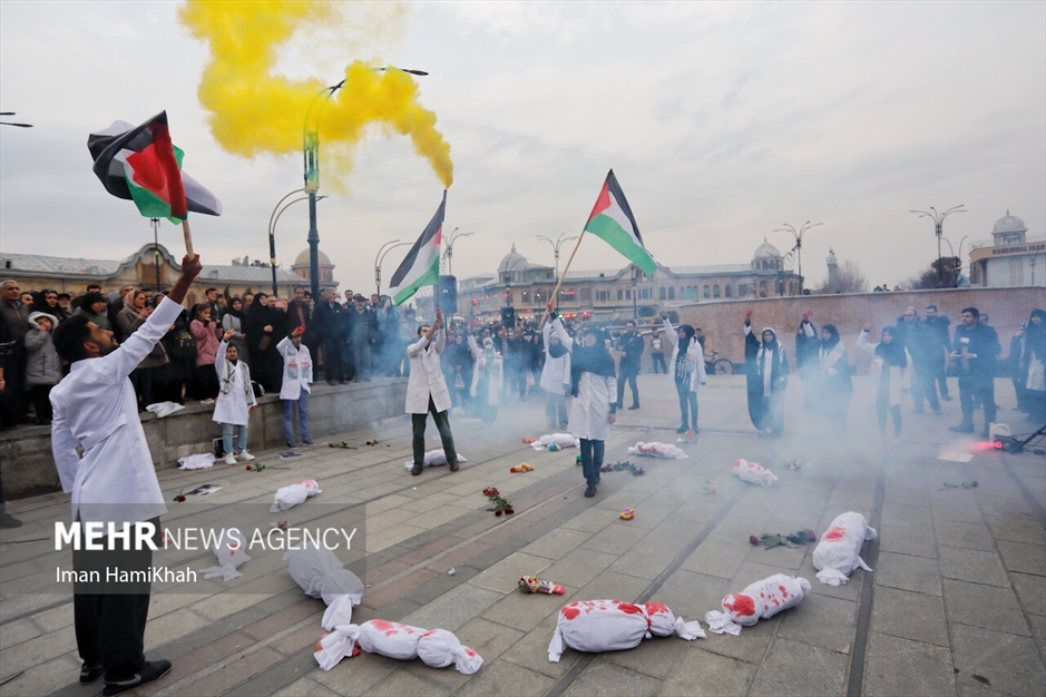 نمایش خیابانی حنیف در حمایت از کودکان غزه