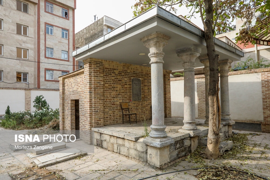 مقبره شهدای «قلم مشروطه» در تهران