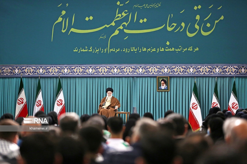 دیدار قهرمانان و مدال‌آوران ورزشی با رهبر انقلاب