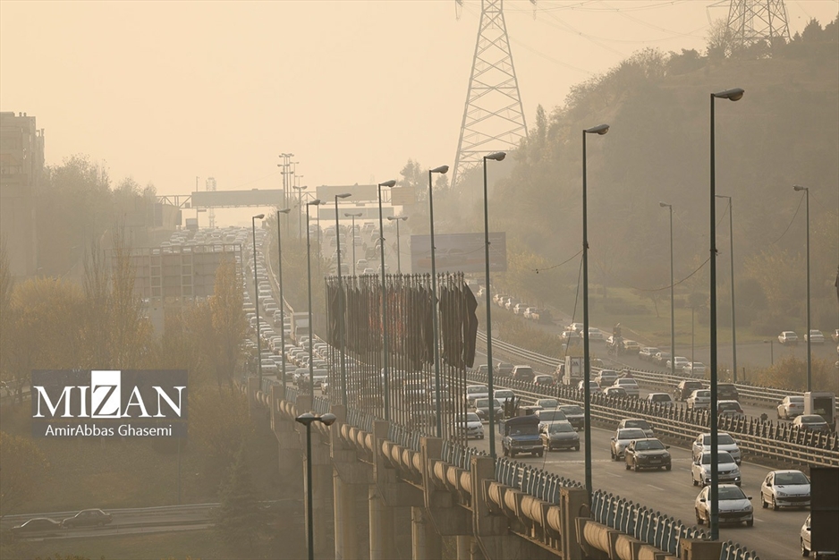 تهران غرق مه دود