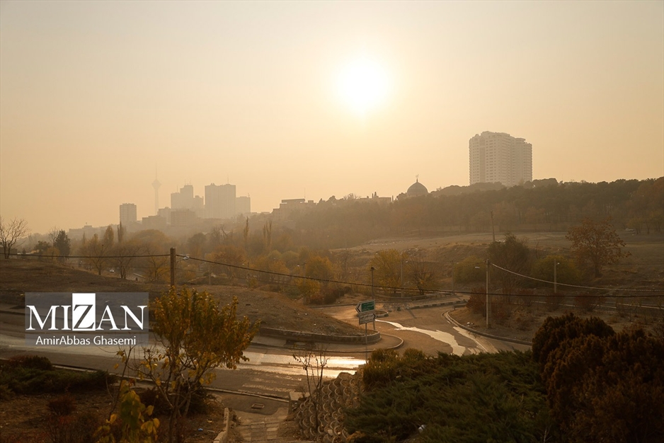 تهران غرق مه دود