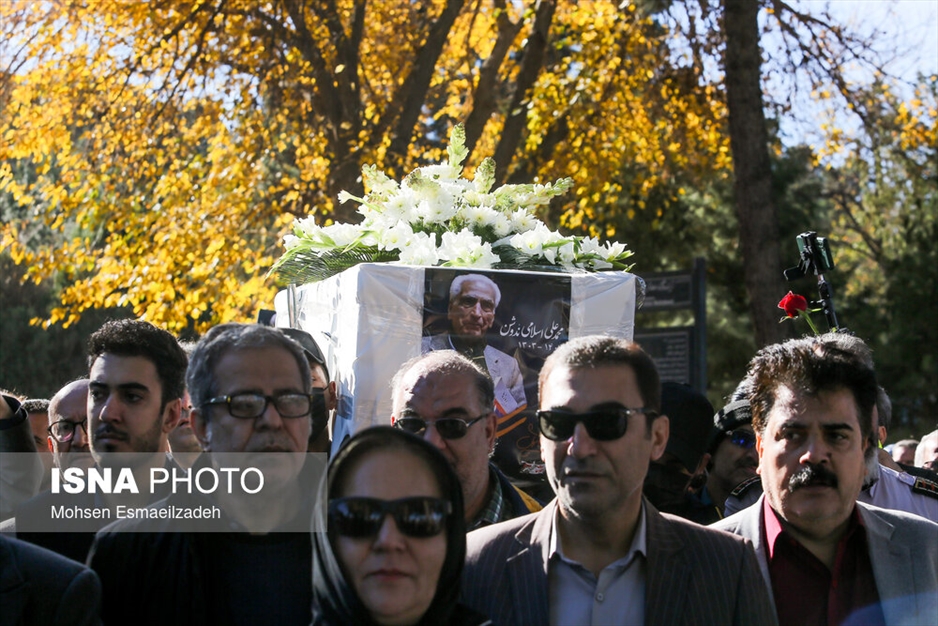 خاکسپاری محمدعلی اسلامی ندوشن در نیشابور