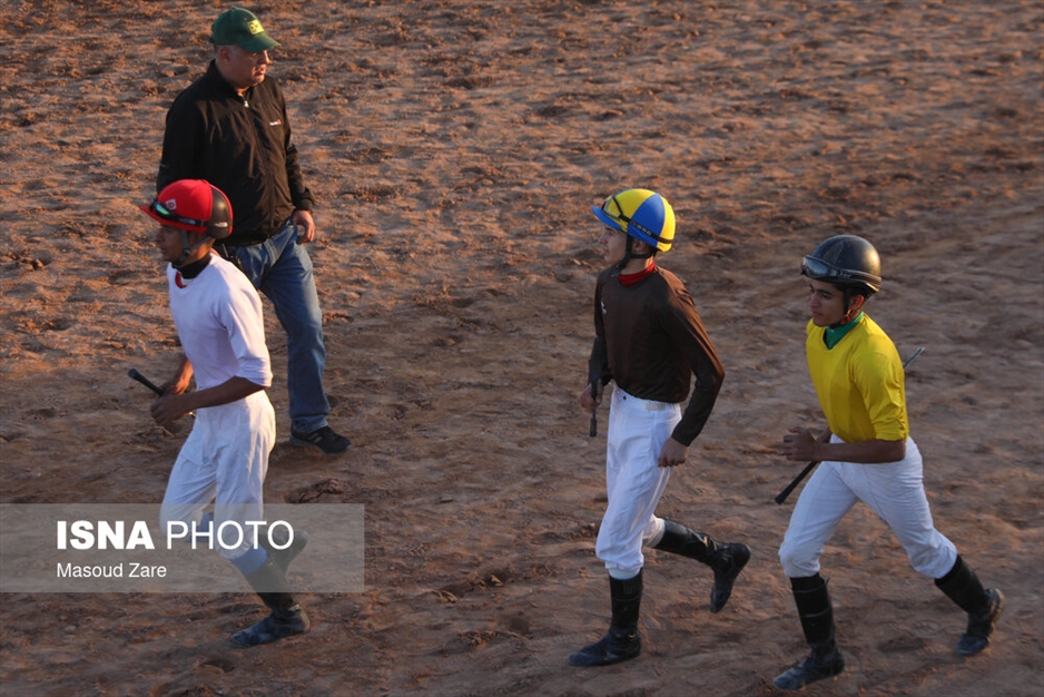 دهمین هفته کورس پاییزه اسب دوانی یزد