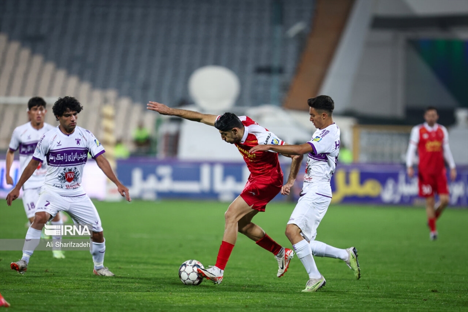 لیگ برتر فوتبال- پرسپولیس و هوادار