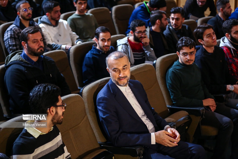 حضور وزیر امور خارجه در دانشگاه تهران