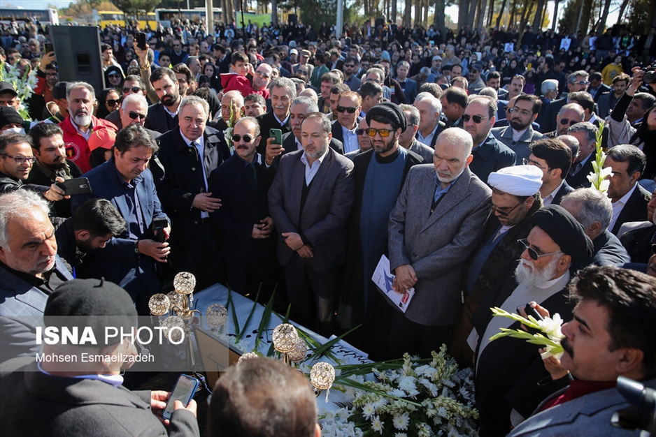 خاکسپاری محمدعلی اسلامی ندوشن در نیشابور