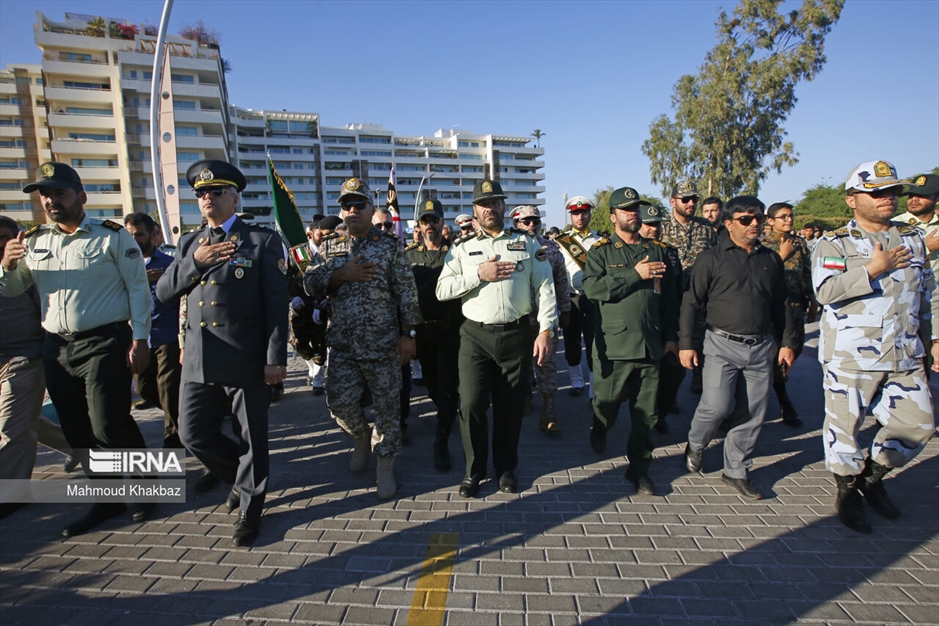 تشییع پیکر شهید گمنام در جزیره کیش