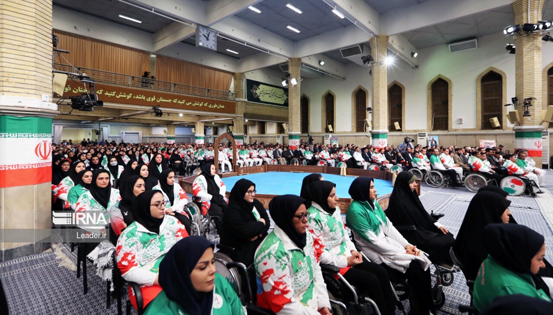 دیدار قهرمانان و مدال‌آوران ورزشی با رهبر انقلاب