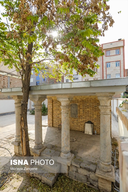 مقبره شهدای «قلم مشروطه» در تهران