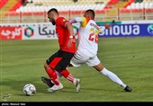 دیدار تیم‌های فوتبال تراکتور تبریز و فولاد خوزستان