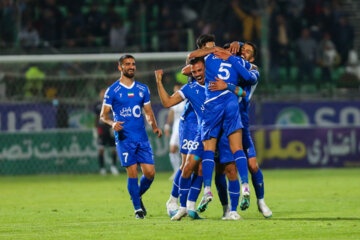 لیگ برتر فوتبال- ذوب آهن و استقلال